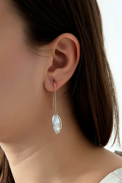 Pinart 925 Ayar Gümüş Oval Sedef Taşlı Kadın Sallantılı Küpe Pnrtb001435