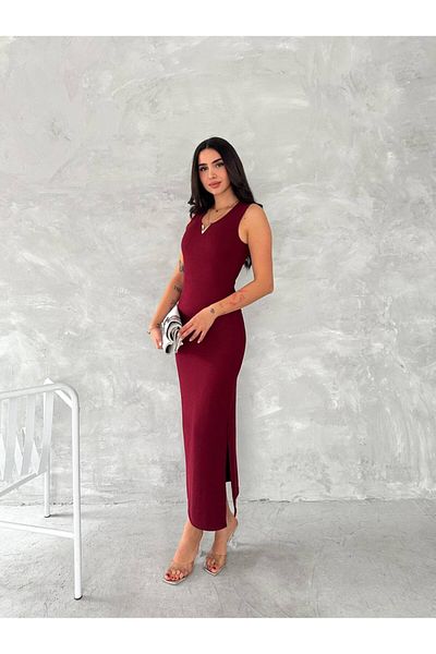 BYKUZEYARAS Burgundy Simple and Elegance Meet V Accessory Single Slit Dress