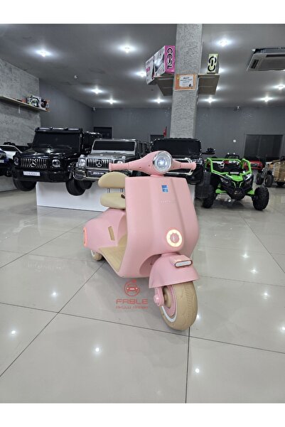 Fable Vespa Akülü Motor! 12V, Uzaktan Kumandalı, Çift Motor, Bluetooth Müzik, Ön Far, Deri Koltuk