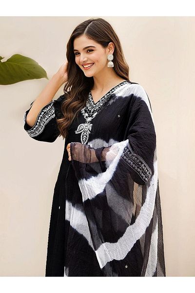 Ishin By Styli Embroidered Straight Kurta with Trousers and Dupatta Set