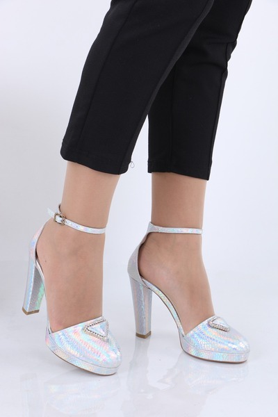 Milano أحذية السهرة النسائية من جليمورا