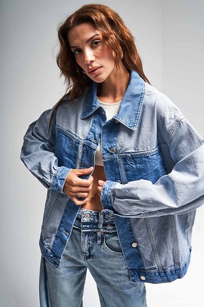 its basic Jachetă de damă supradimensionată de culoare dublă denim