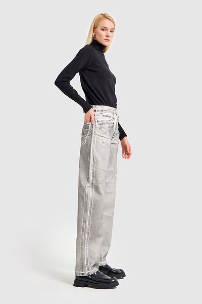 its basic Women's Gray Color Special Coated Loose Fit Gilded Denim