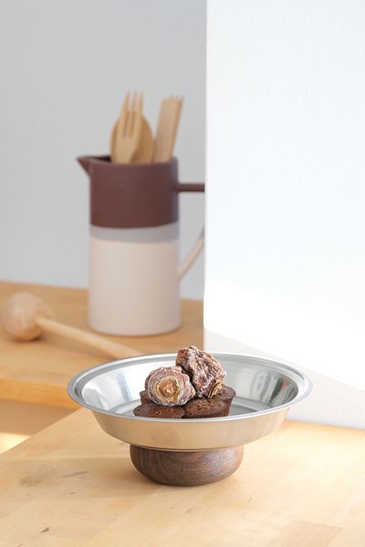 Beige & Stone Steel 21 cm Salad Contraceptive Fruit Presentation Plate with Wooden Legs