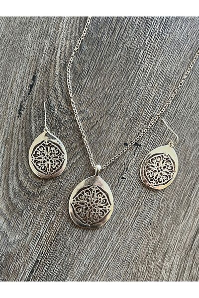 Büyük Hanım Vintage Style Hollow Out Metal Necklace Earrings Set