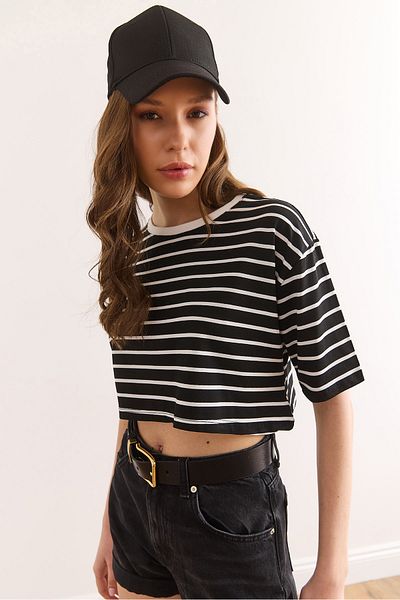 Olalook Women's Black Striped Shabby Crop T-Shirt TSH-19000877