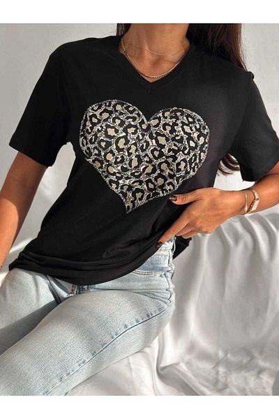 Laderra Heart Patterned V-Neck T-Shirt