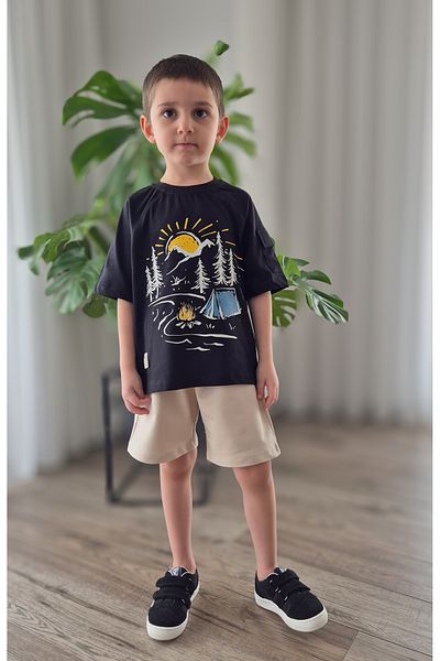 My Baby's World تي شيرت أسود مع جيوب على الأكمام - طقم شورت رجالي بلون الحجر
