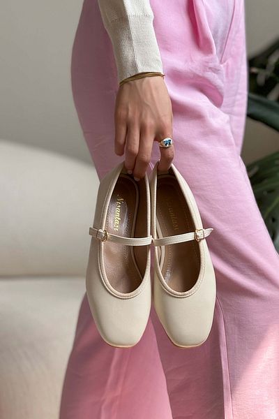 NİŞANTAŞI SHOES Jeremi Beige Wrinkled Matte Belt Detail Baleriny damskie z płaską podeszwą