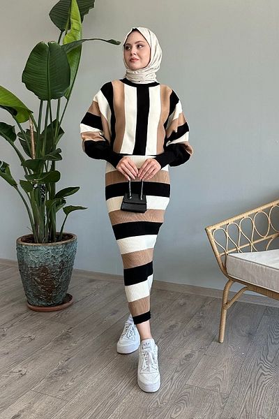 KAREN Hijab Oversize Πλεκτό Σετ - Μανίκι μπαλόνι, ριγέ σχέδιο, κομψός και άνετος συνδυασμός