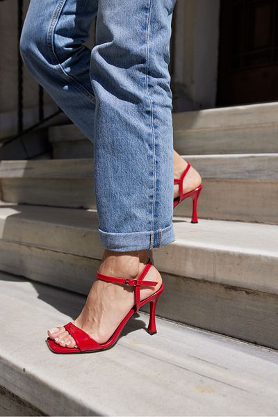 ANGELİNA JONES Rojo Women's Red Tekband Heel Sandals