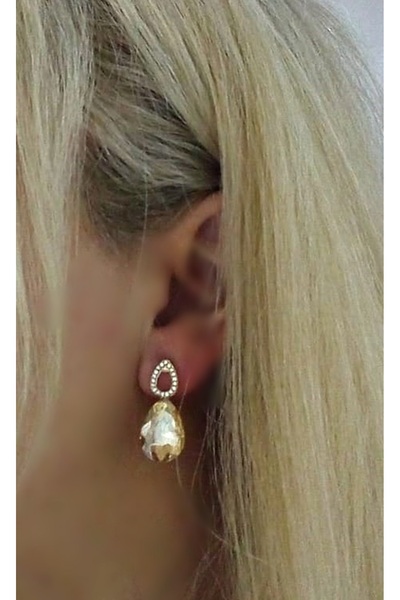 mos&more Bal Rengi Taşlı Damla Gold Kadın Küpe