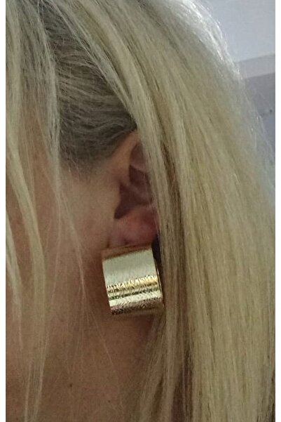 mos&more Gold C Şekilli Halka Hafif Büyük Şık Kadın Küpe