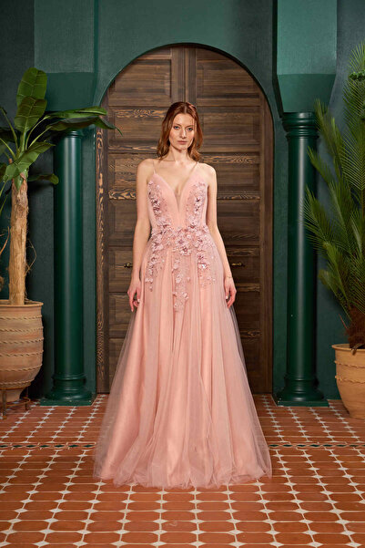 Lenta Moda Pudra Simli Ve Üç Boyutlu Dantel Detaylı Maxi Boy  Abiye Ve Gece Elbisesi