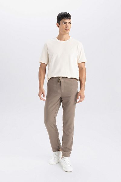 DeFacto Hellbraune Herren-Jogginghose Slim Fit mit elastischem Bein D8638ax24au