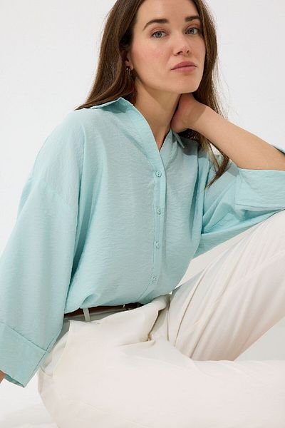 DeFacto Regular Fit Apaş Kragen Baisc Plain Langarmshirt E5946AX25SP