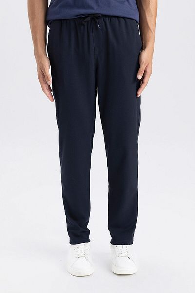 DeFacto Marineblaue Jogginghose – gerade Taille, elastische Schnürung, Taschen, gerades Bein D8640ax24au