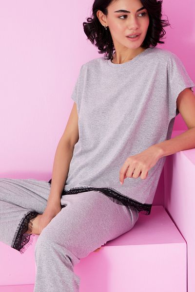 Siyah İnci Gray Lace Detailed Crew Neck Knitted Pajama Set