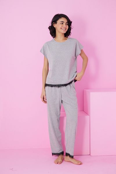 Siyah İnci Gray Lace Detailed Crew Neck Knitted Pajama Set
