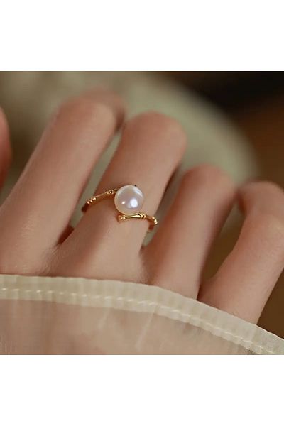 Ayzen Adjustable Pearl Ring