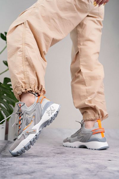 Madam Tarz Ozzi High-Based Colorful Lace-Up Sneaker