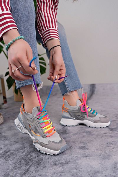 Madam Tarz Ozzi High-Based Colorful Lace-Up Sneaker