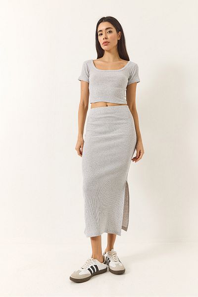 Bianco Lucci Damen-Set mit quadratischem Ausschnitt, kurzen Ärmeln, bauchfreiem Schlitz und detailliertem Camisole-Unterteil 60284032