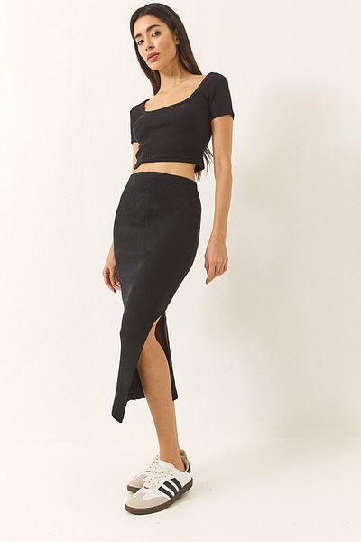 Bianco Lucci Damen-Set mit quadratischem Ausschnitt, kurzen Ärmeln, bauchfreiem Schlitz und detailliertem Camisole-Unterteil 60284032