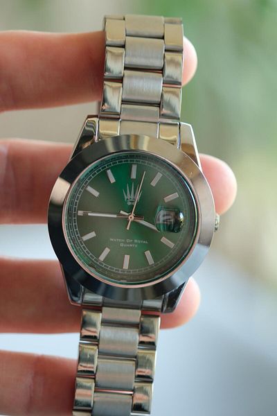 WATCHOFROYAL Noble Date Silver Green Black Wristwatch