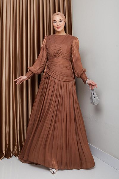 Olcay Volant- und Faltendetailliertes Hijab-Abendkleid aus Kristall-Chiffon TABA 1230