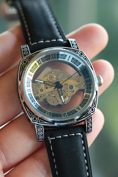 WATCHOFROYAL Peerless Leather Silver Wristwatch