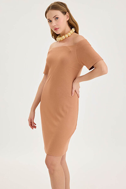 Vitrin Міні-сукня з вирізом-човником