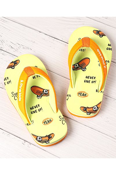 Pine kids شبشب باين للأطفال سهل الارتداء بطبعة نصية - نعناعي وبرتقالي