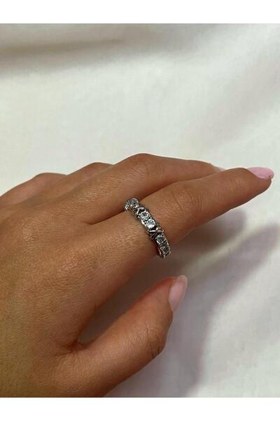 Zerys Jewelry خاتم فضي اللون مرصع بحجر الزركون