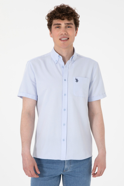 U.S. Polo Assn. قميص رجالي أزرق فاتح بأكمام قصيرة 50297909 -VR003