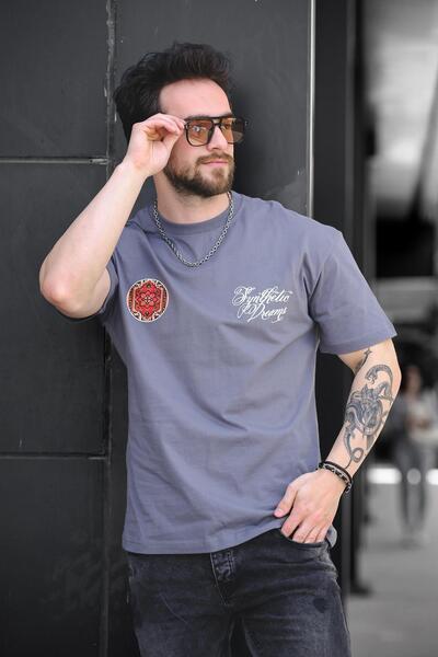 Oksit Чоловіча футболка з етнічним візерунком, логотипом на спині та передній частині, з бавовняної тканини, комфортна