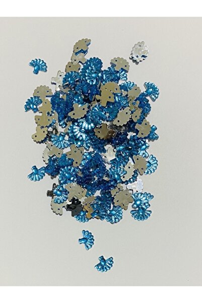 Öztürk Oya, prosop, rochie de seară și batista pentru halay, cu aspect de pia...