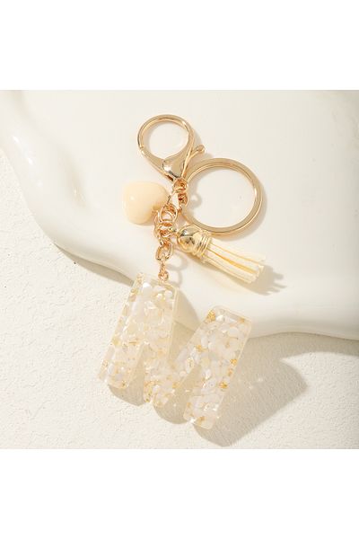 Choice سلسلة مفاتيح على شكل حرف M Ms. Alphabet Initial Letter Keychain هدايا عيد الحب اللطيفة مع سلسلة مفاتيح على شكل قلوب وشرابات.