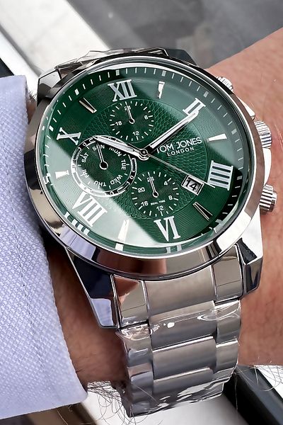 Tom Jones Men's Wristwatch 3 Atm Waterproof Silver Color Steel Strap + Bracelet CBK626