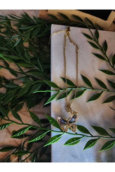 ALLEGRİA قلادة فراشة من الفولاذ الذهبي مع حجر أرجواني