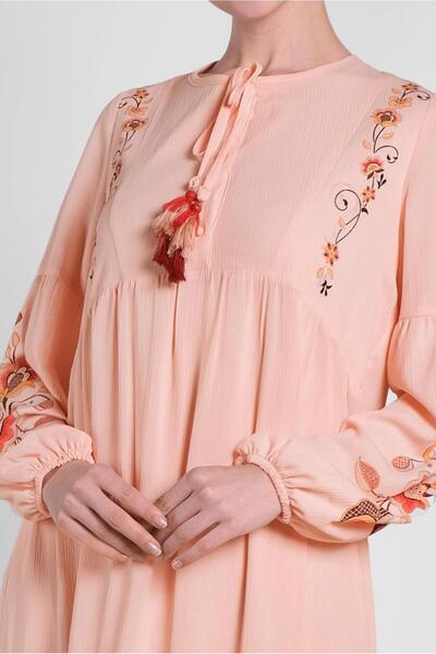 Alvina 4292 Μοντέλο Φόρεμα με Κεντητό Λουλούδι