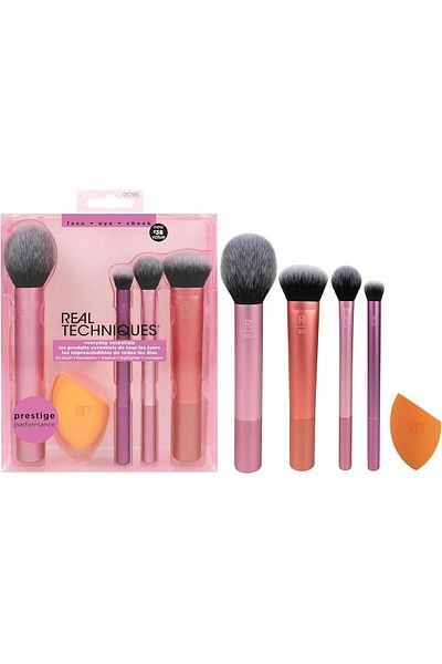 Real Techniques Everyday Essentials 2.0 with Miracle Complexion Sponge Set