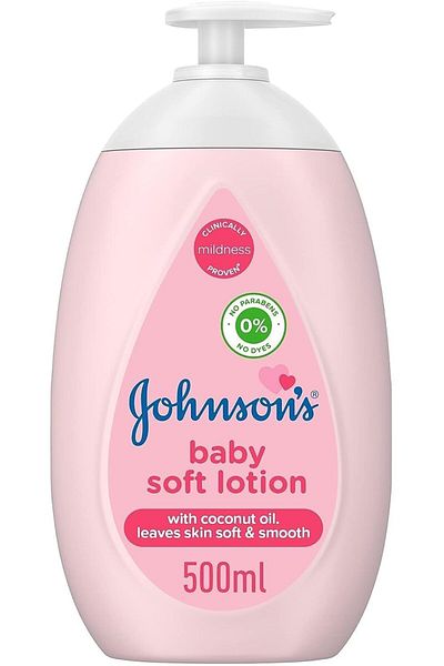 Johnson's لوشن للأطفال (1 × 500 مل) لوشن لطيف للجسم للأطفال للبشرة الحساسة بزيت جوز الهند لمدة 24 ساعة
