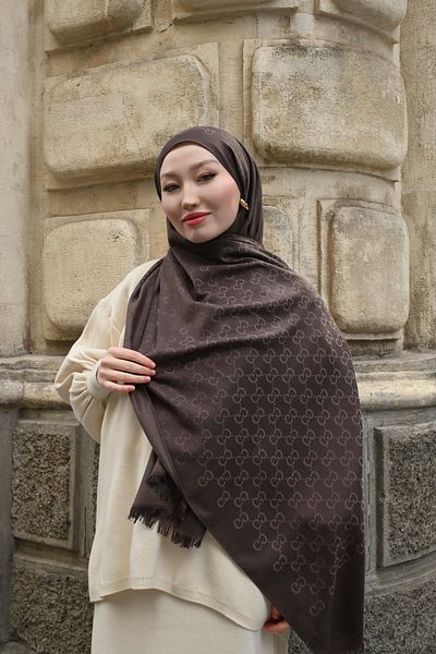 Pull Scarfs Вносен вълнен копринен шал с G шарка - горчиво кафяв