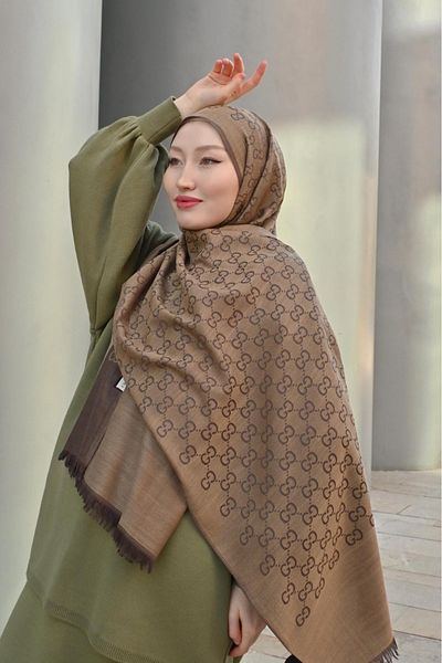 Pull Scarfs Εισαγόμενο μάλλινο μεταξωτό σάλι G με σχέδιο - Dusty Brown