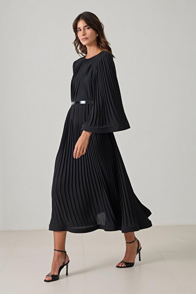 Setre Rochie neagră de lungime midi, cu talie și detaliu de pliuri