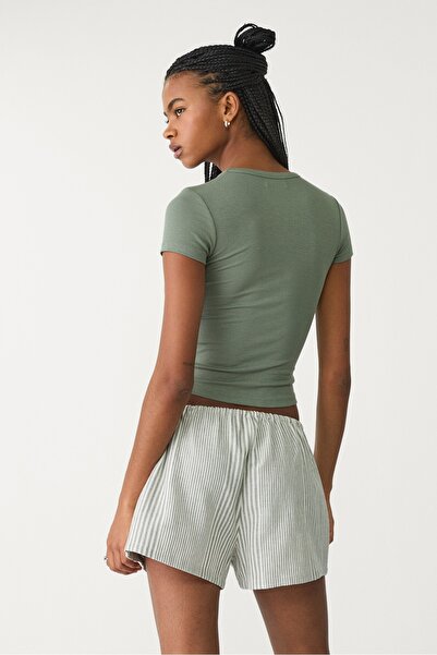 Stradivarius Ketenli dökümlü şort