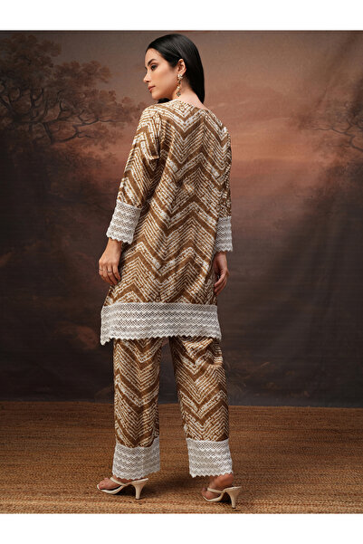 Vishudh By Styli Printed V-Neck Lace Trims Tunic with Trousers Co-Ords