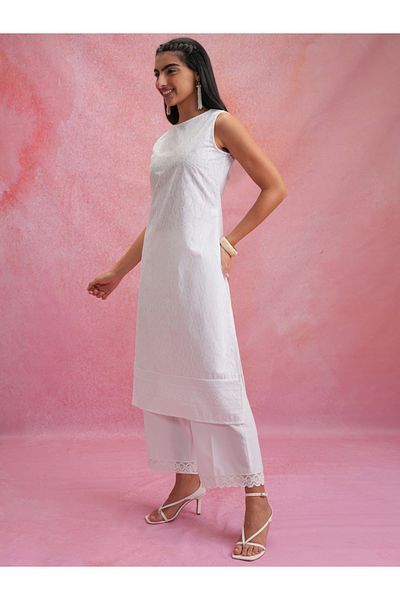 Vishudh By Styli White Round Neck Sleeveless Thread Work Kurta