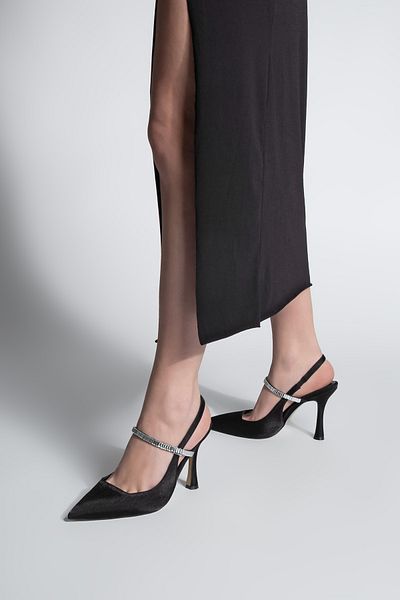 Marjin Damen-Schuhe mit Stiletto-Absatz, spitzem Zehenbereich, Riemchen und offenem Rücken, Lovan-Schuhe aus schwarzem Satin